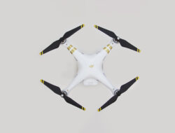 DJI Phantom 3 vs Phantom 4