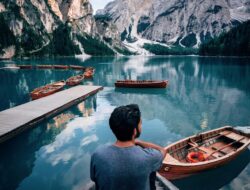 Lost in Tranquility: Embracing the majesty of mountains from the middle of sea