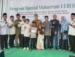 Wali Kota Metro H. Bambang Imam Santoso Serahkan Kunci Rumah Baru kepada Rudiyanto, 100 Anak Yatim Terima Santunan Muharam