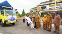 Bupati Pringsewu Hi. Riayanto Pamungkas Lepas Pendistribusian Logistik Pemilihan Kapekon Serentak