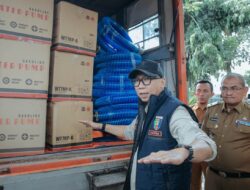Gubernur Lampung Mirza Lampung Salurkan Bantuan Logistik dan Peralatan Pemadaman Karhutla